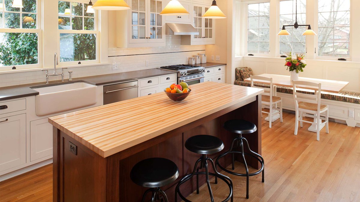 A mini kitchen makeover can go a surprisingly long way! Here are 8 cheap kitchen updates for $500 or less: rltor.cm/5ey0u