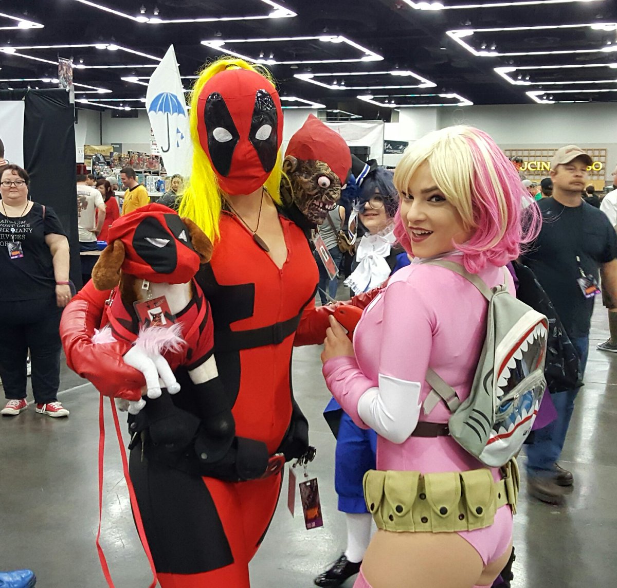 DeadpoolOregon's tweet photo. Shout out on #WCW to my Cosplay Bae @MissMiniver ! Can't wait until #WWPDX2017 https://t.co/7mZNWQBFK4