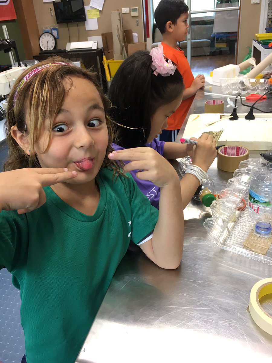 ToscaKilloran's tweet photo. Man, kids make me so darn happy! #makerspace #elemakerspace #creativity #learningISfun 🤣 https://t.co/ZWPwG9WtyM