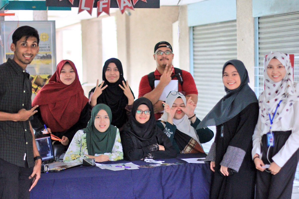 EMSS_IIUM's tweet photo. My Kuliyyah My Home 2017
https://t.co/3hoHxcJ4rw
Online forms are still open until Saturday 11/2/2017 . https://t.co/cR3Gq5rNoZ