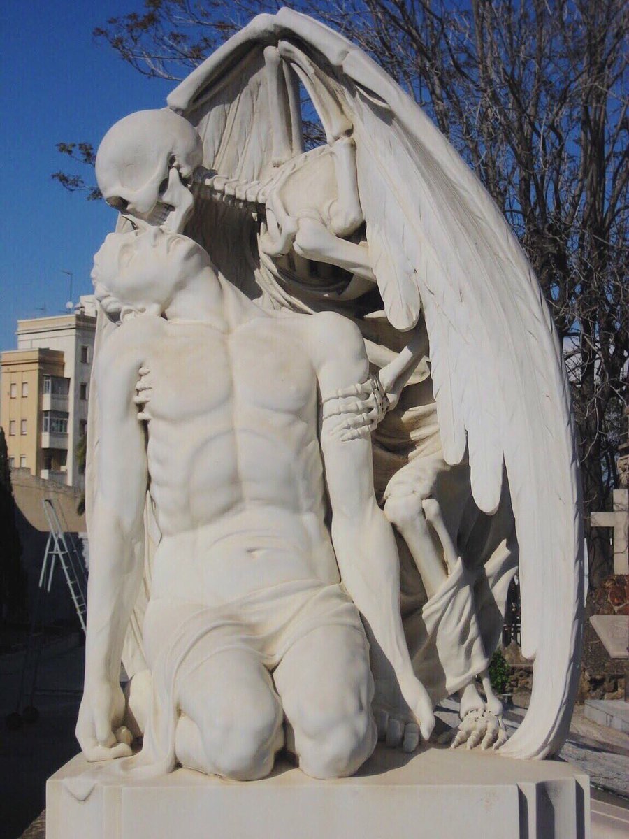 True_Brownii's tweet photo. #TheKissOfDeath (El Petó de la Mort in Catalan and El beso de la muerte in Spanish) is a #sculpture #FoundIn #PoblenouCemetery in #Barcelona https://t.co/XriQa0O89D