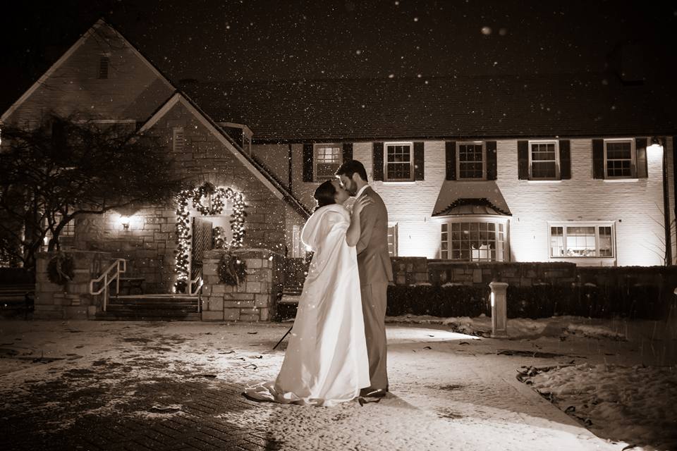 DanadaHouse's tweet photo. Such a wonderful night in a #wedding winter wonderland! #Wheaton https://t.co/l099kzex38