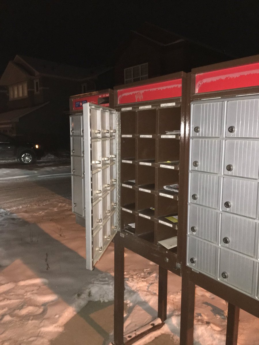 WhineNar's tweet photo. A weekly occurrence in this community across a few mailboxes and @canadapostcorp is almost criminally negligent in addressing it @MikeLakeMP https://t.co/gJSFOd5X9B