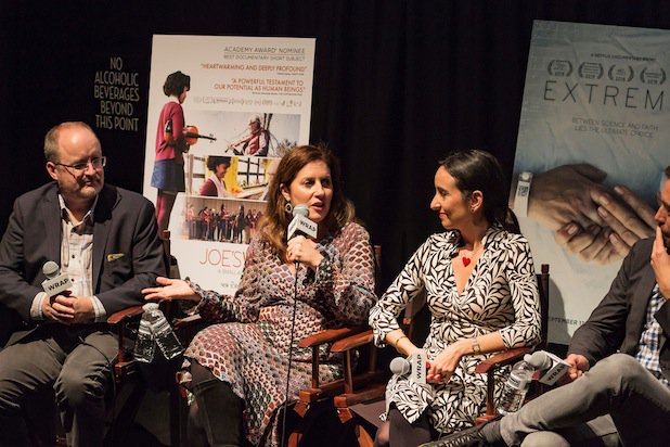 Short Documentary Oscar Nominees on Earning Trust, Telling Life and Death Stories (Video) goo.gl/Xbzlgs