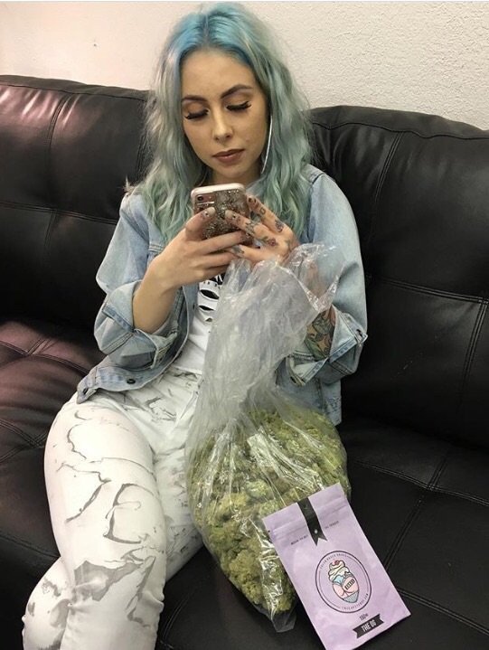 TheCakeslife's tweet photo. 🔥🔥🔥#cakes @L1LDebbie https://t.co/myYKmIeGVj