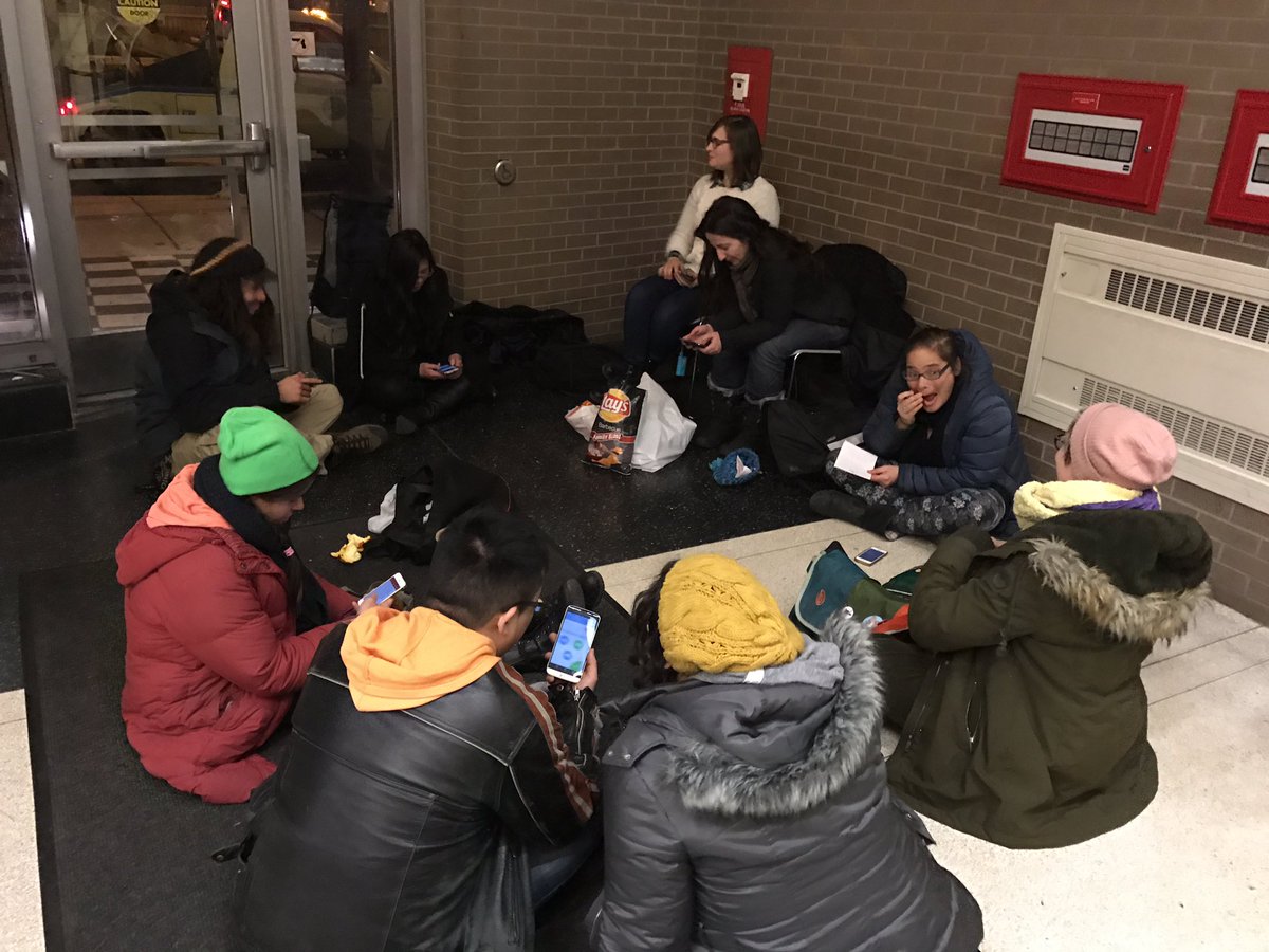 ILWP_NoDAPL's tweet photo. we're all here at 18th and state making sure our people get out and also writing letters to red fawn #freeredfawn #daplisntover #nodaplchi https://t.co/dV5ncuSu7e