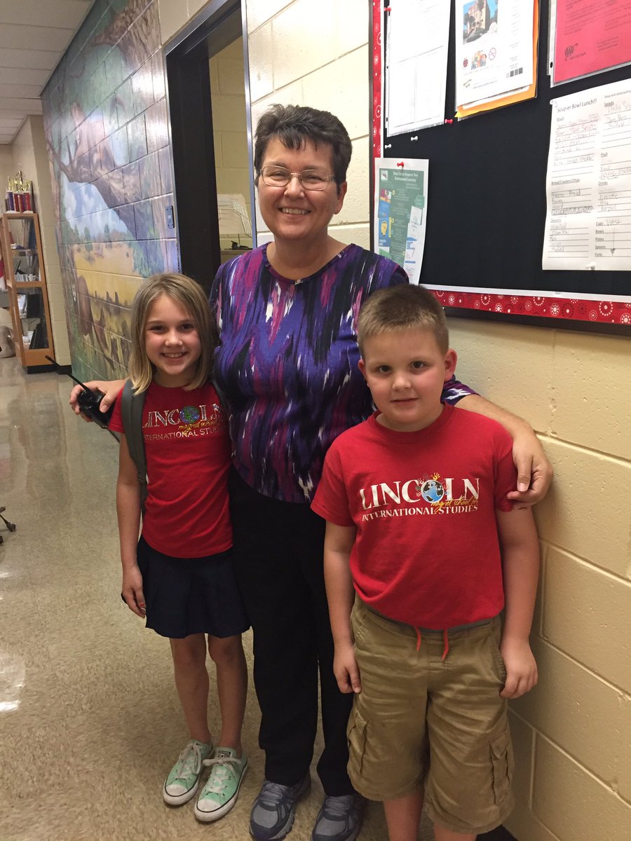 LincolnMagnetIB's tweet photo. Thank you Ms. Mac for all you do for our students! #preparestudentsforlife #CounselorAppreciationWeek @HCPSArea6 https://t.co/a8NBzF0Bb2