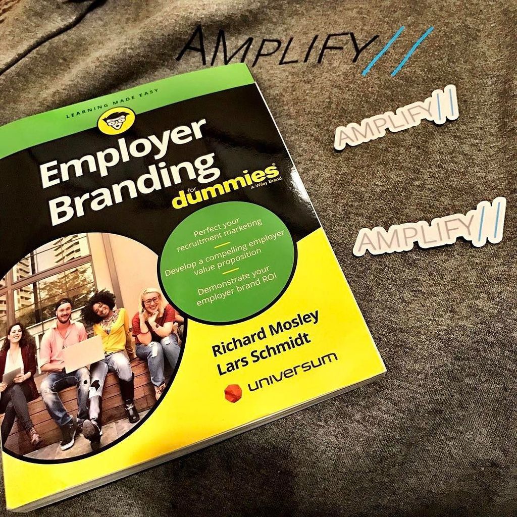 Fishdogs's tweet photo. Thx @Lars @RiMosley for including me + @CAinc in this cool book! #EFBD cc @UniversumGlobal https://t.co/0wSvpqvn0l