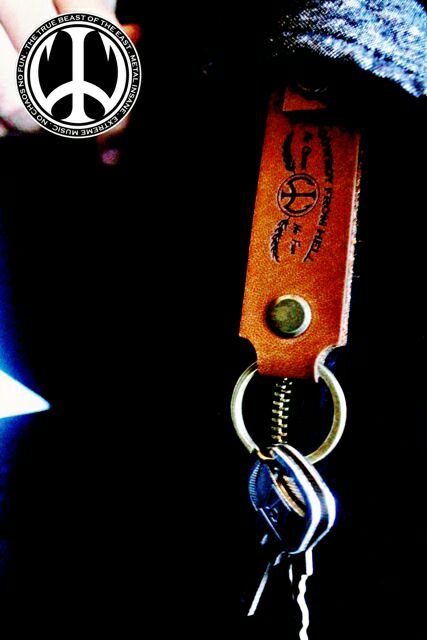 Segera download dan belanja melalui aplikasi online kita di playstore dan dapatkan gantungan kunci..GRATISSS!!!