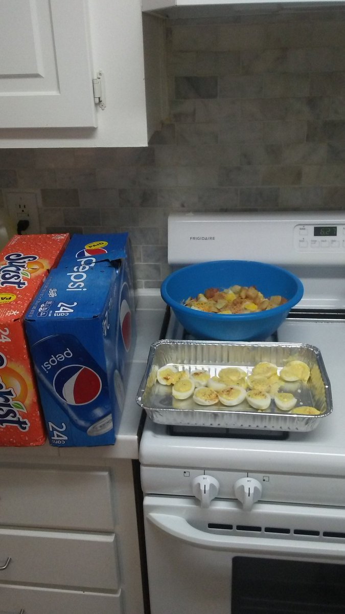 BioPweeDaGreat's tweet photo. Time2Eat...I do a li sum sum https://t.co/3UvdjCHEFo