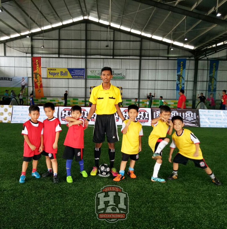 Internal Competition, final U6.
#HISoccerSchool #HISoccerSchoolIndonesia #soccer #school #competition