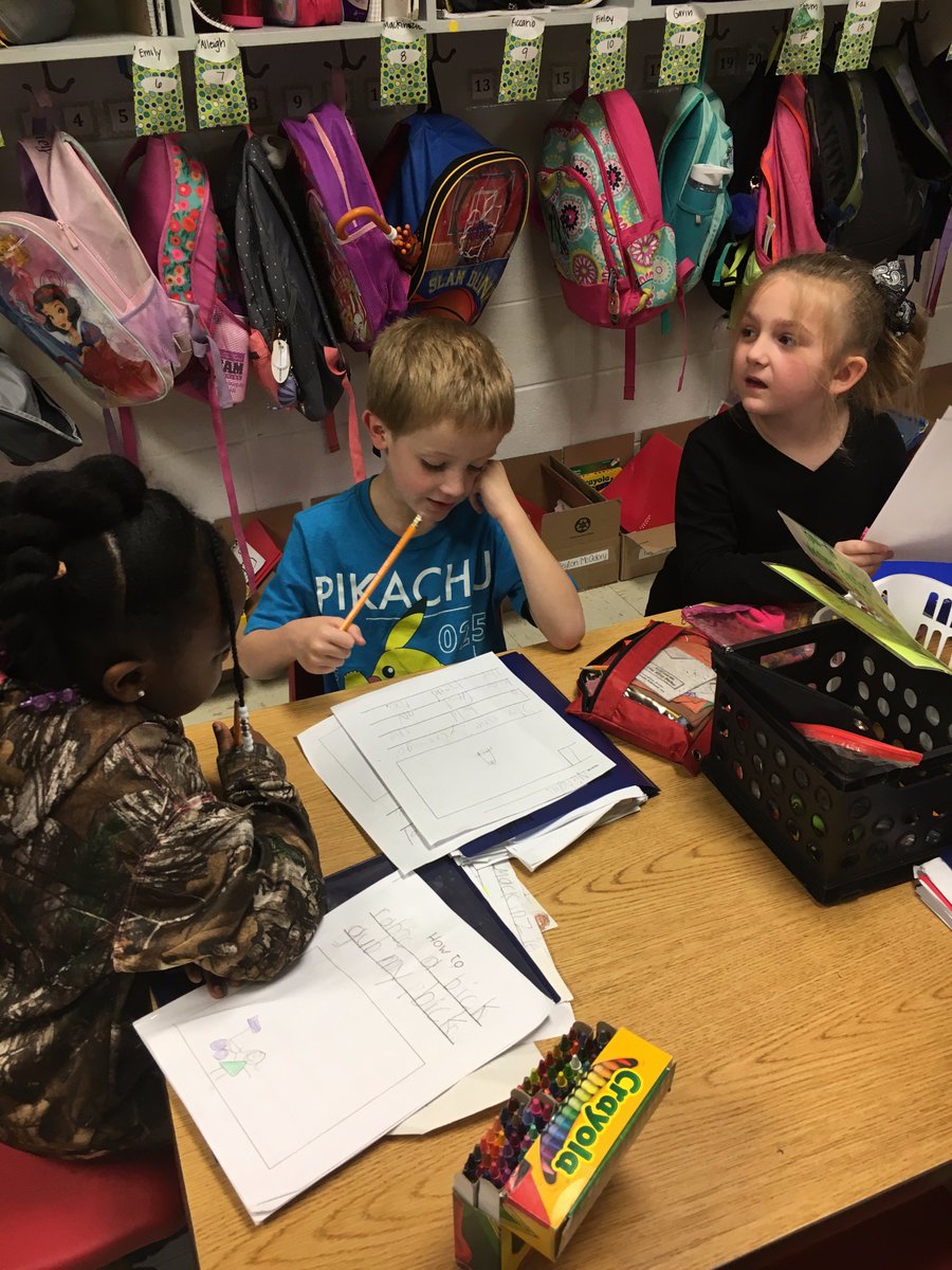 ap_hollis's tweet photo. Share time & #peerdiscussions are favorite times in WW! #talkingbubble #peer2peer #happyclassroom @AllisonAkerMc https://t.co/FdY7GNyDGR