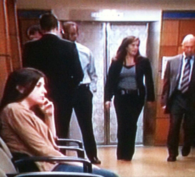 Even though I just sat puzzled in this chair, I'm lucky to have been involved with 1 of the 400. #SVU400 #dundun #NOPE