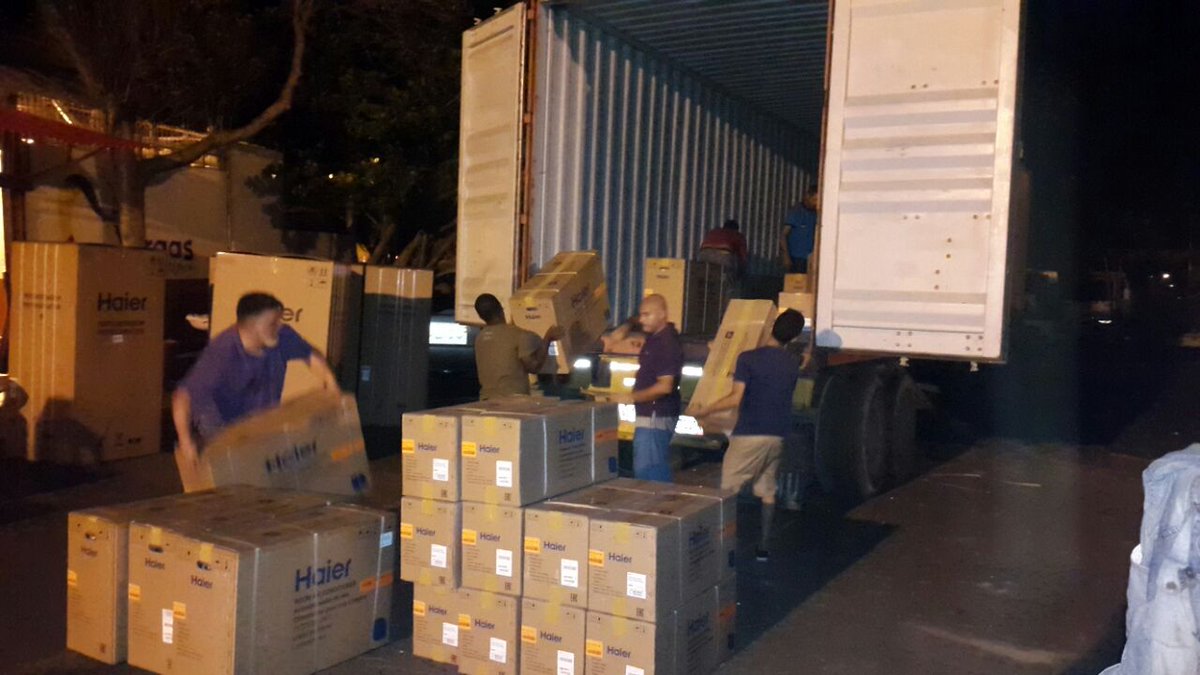 abrebrechacom's tweet photo. Jornadas socialistas de #MiCasaBienEquipada llegan a hogares Varguenses gracias a @NicolasMaduro y Comersso: Legisladora Margarita Rodríguez https://t.co/b4HvF9CIph
