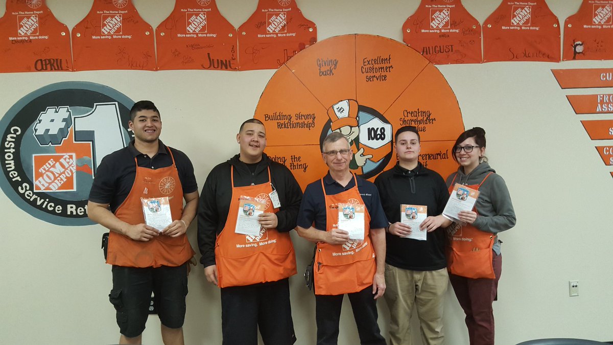 JgoldbergTHD's tweet photo. Recognition for the best unload team in the district! Thank you all for a great unload process! #woodlandwins @FDimaggioTHD @XBaptista51 https://t.co/IdJpTN4MEr