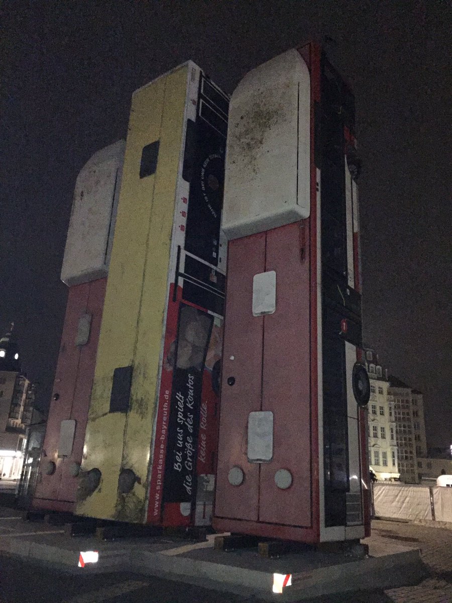 Danny__dc's tweet image. I truly love my hometown #Dresden but at the moment it&apos;s really hard 😔 #DresdenMonument #devided #Dresden