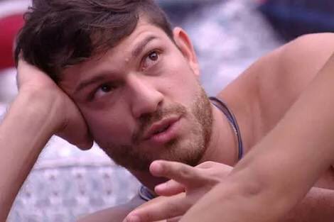Porai_on's tweet photo. Em um paredão entre: MARCOS X LUÍS FELIPE, quem deve SAIR? #BBB17

Marcos - FAV
LUÍS FELIPE - RT https://t.co/yVNGf095Z2