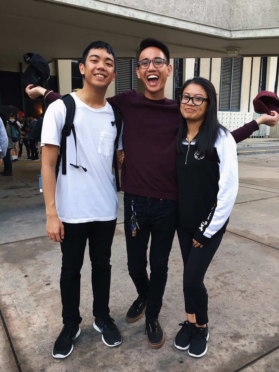 mattttlayson's tweet photo. these are probably my favorite series of pictures ever #simpline
@jeremy_remm @tiffanynguyenxx https://t.co/8eKpTk6ncY