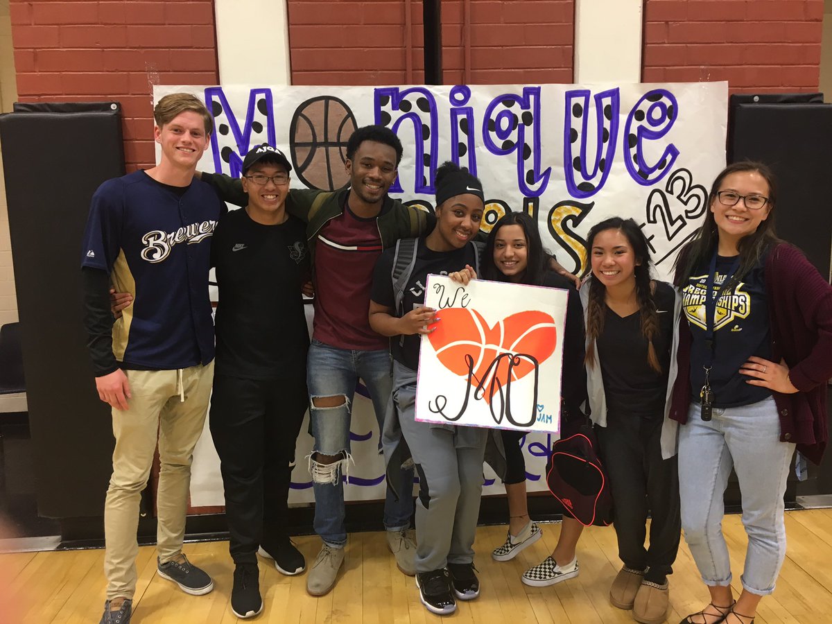 lonielim's tweet photo. Love you @JustMoniqueee! So proud of this @ClarkChargers! ππ€π΄π https://t.co/WQU9L6Bb1D