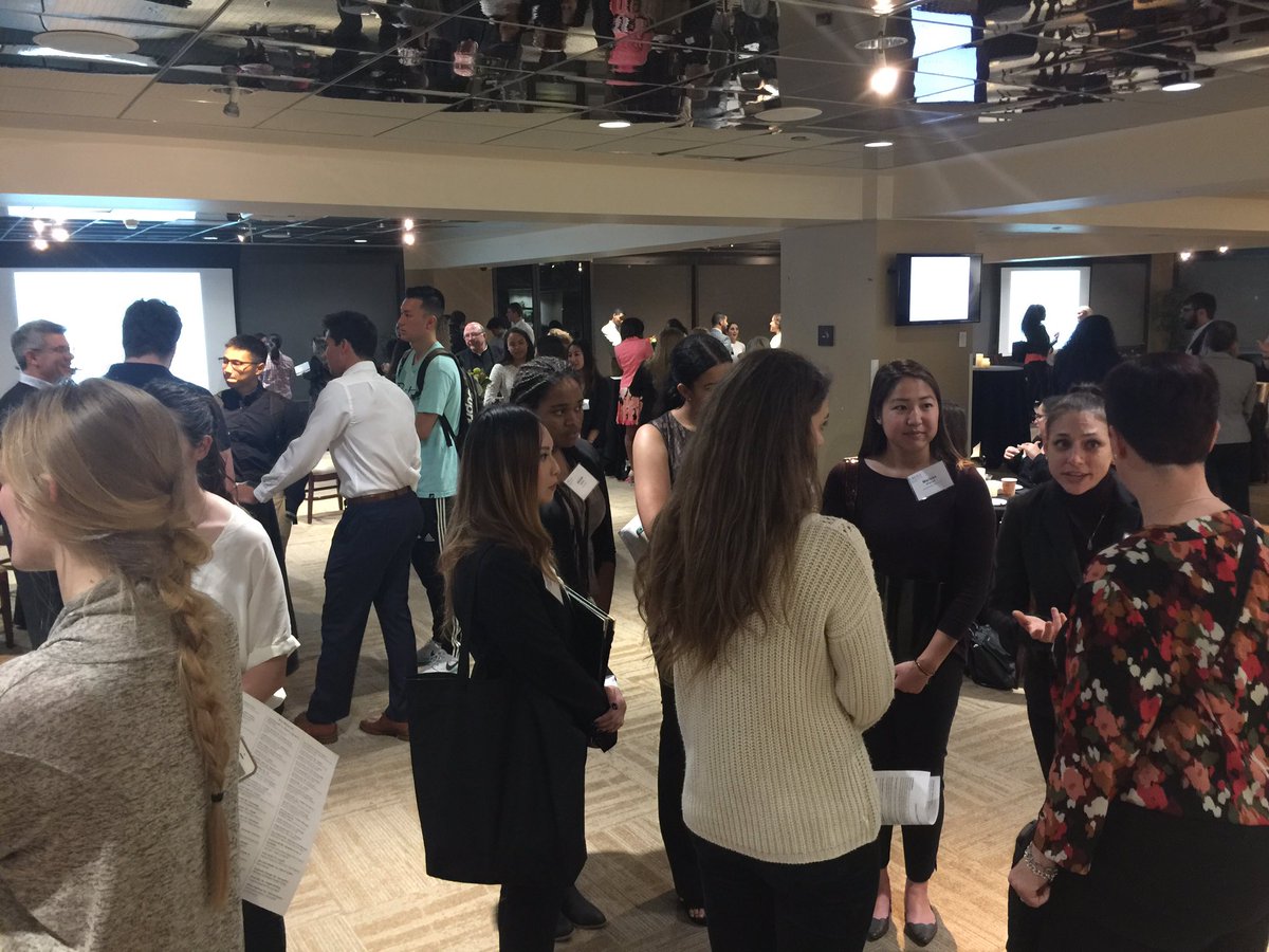 brandengrimmett's tweet image. Great turnout for #lmucareerchats w/ @LMUBellarmine. Thanks to all of the @LoyolaMarymount alumni who mentored students tonight!