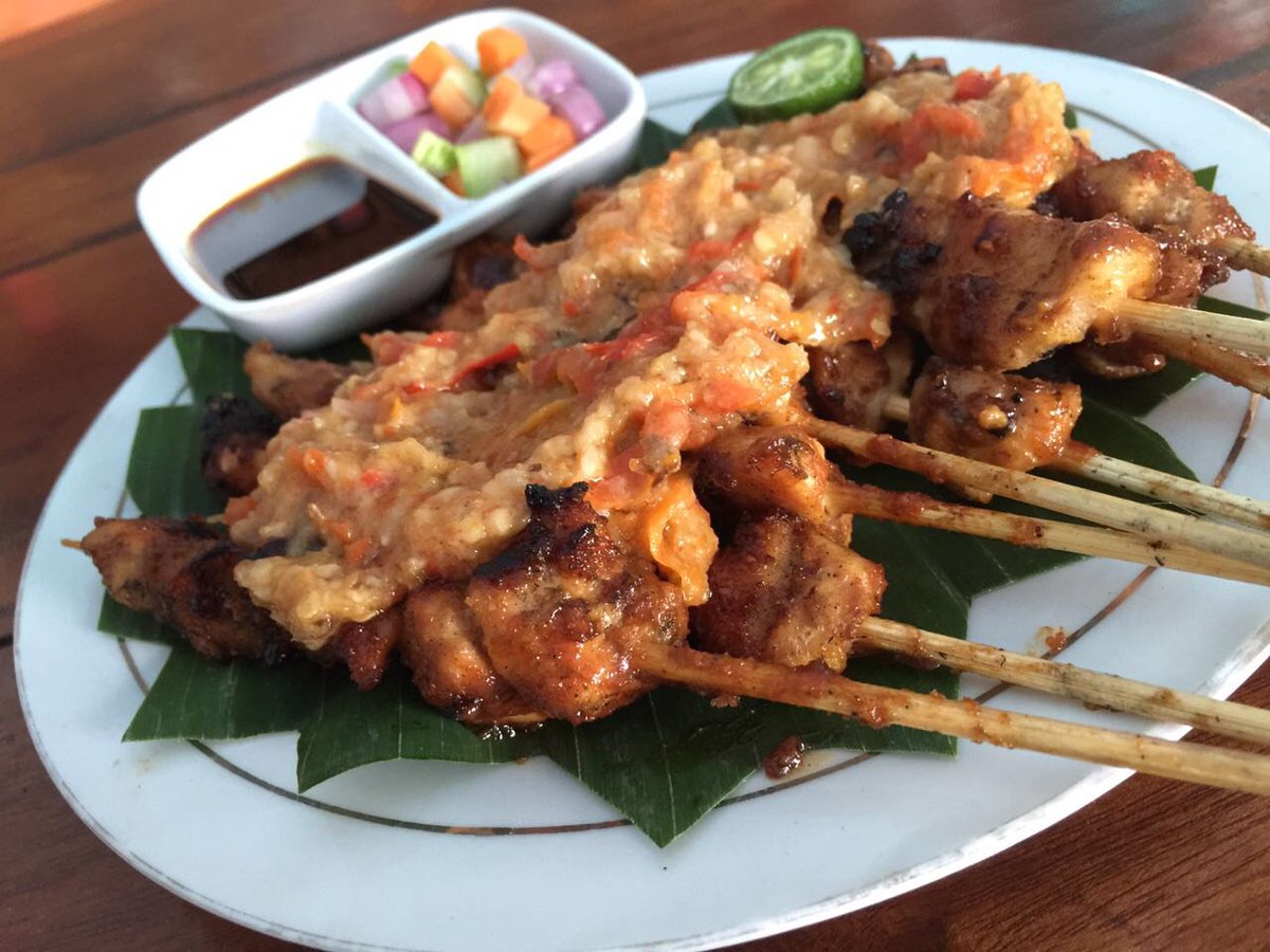 ayamkaruhun's tweet photo. SATE THAICAN khas karuhun. Dijamin enak, pedas dan bikin ketagihan. Ditunggu makan siangnya di Ayam Karuhun Resto! :D https://t.co/CFDozym0Wq