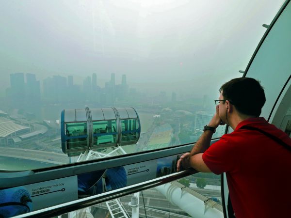 SGHazeAlert's tweet photo. SCOOPS | TODAY | S’poreans willing to fork out 1% of income to ensure no more haze: Study #sgnews… https://t.co/bNKEK9eIH0 #sghaze #haze https://t.co/ezoMItR0vV