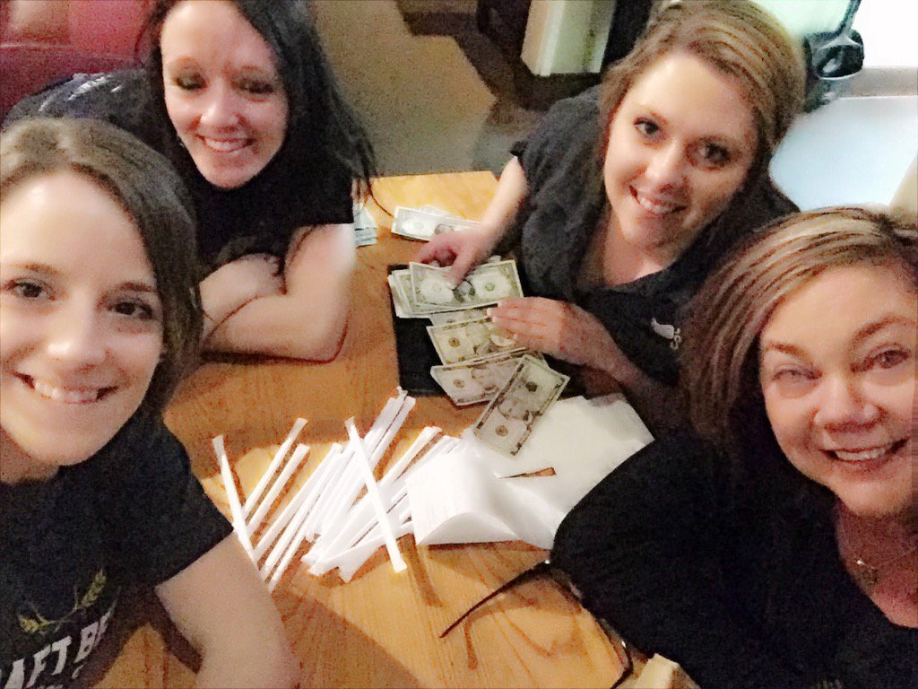 eee_gg's tweet image. #💯ITR #zeroproblems #2dinnersinaROW  #theseladiesROCK @jesse_mattson @SdscowStephanie @SarrahCallow #chilislove 🌶💚