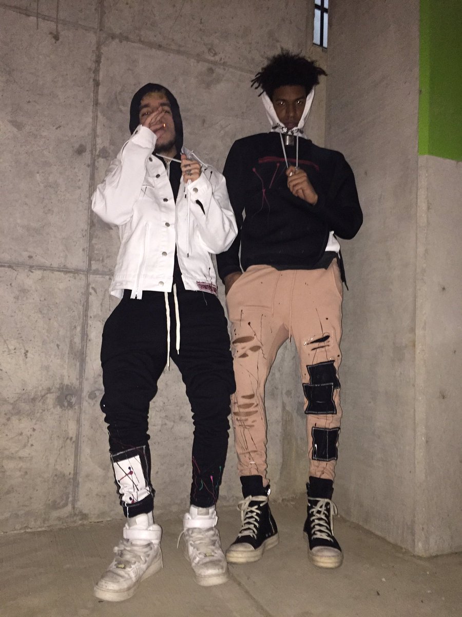 4rehnangel's tweet image. BLOODY SICKO! 🕷🍷
@SNIPEREEZY @JalenLeMuerte