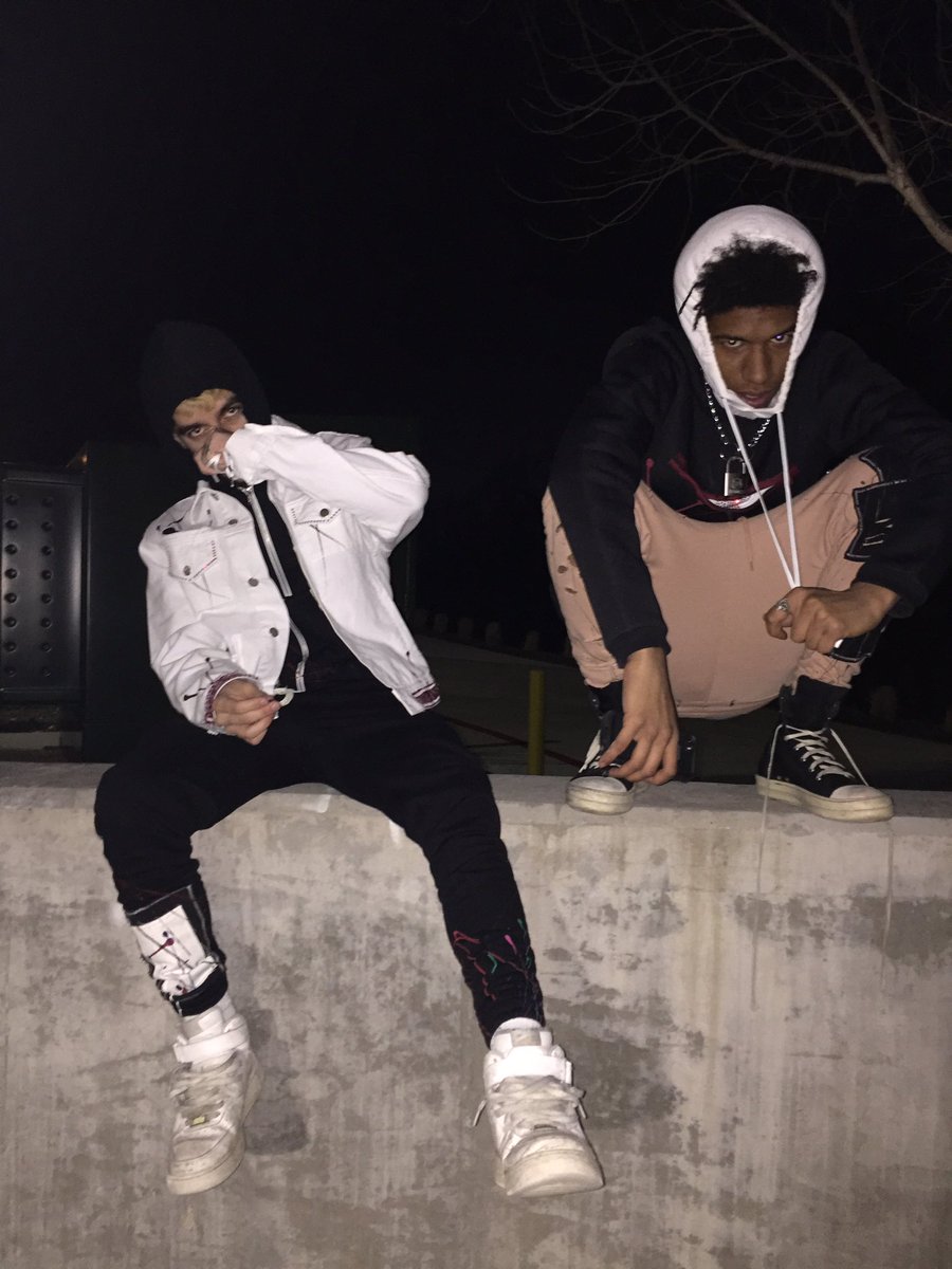 4rehnangel's tweet image. BLOODY SICKO! 🕷🍷
@SNIPEREEZY @JalenLeMuerte