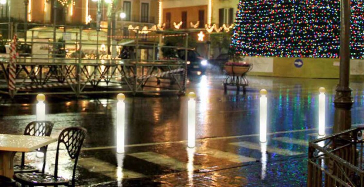 azve_group's tweet photo. Diferentes modelos de pilonas con luz led's https://t.co/mRajEbmKcG