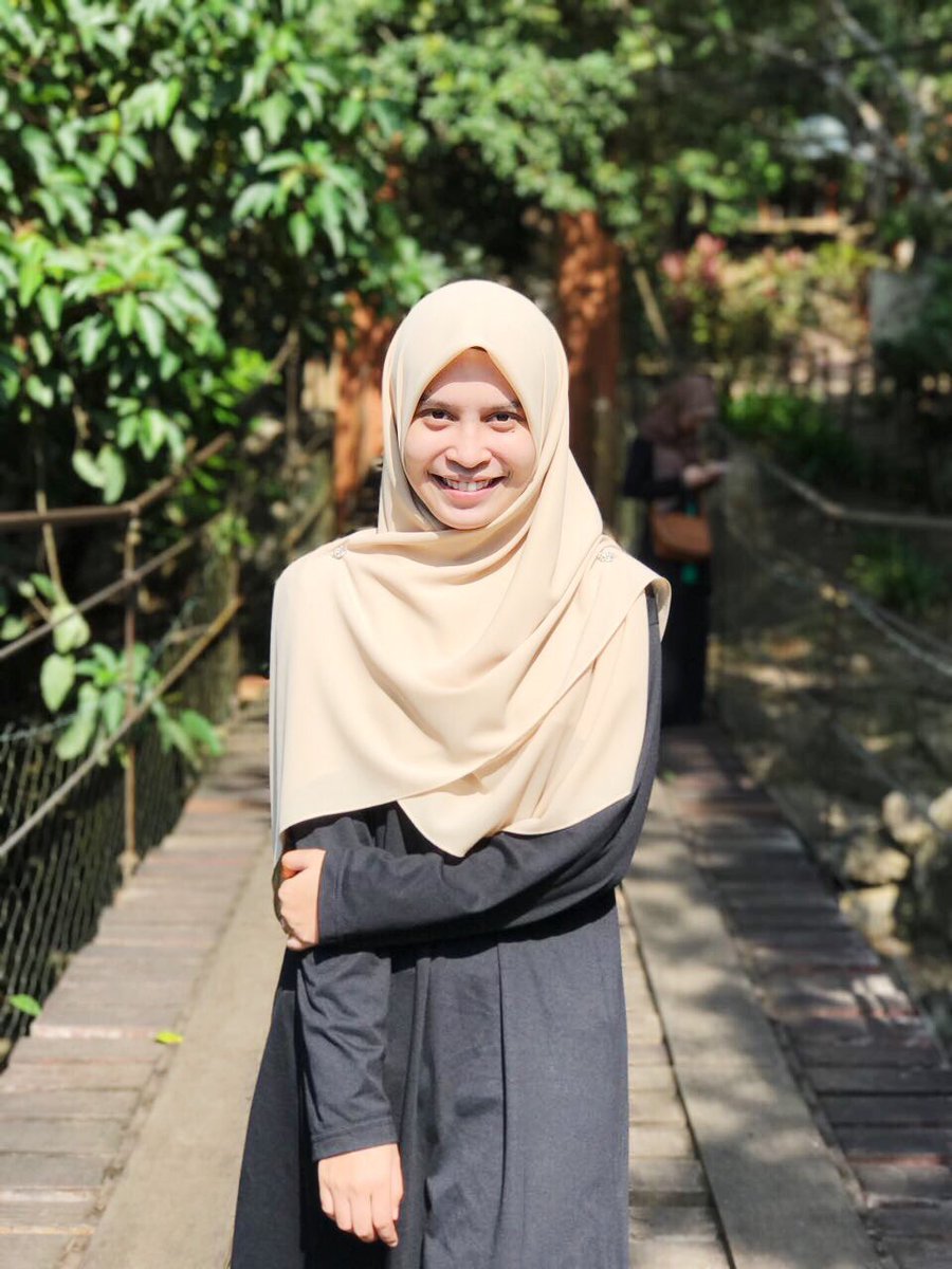 mustveri's tweet image. Dah la lawa pakai tudung bawal, lepastu ambik gambar guna iphone 7 pulak tu. ☺
.
Tudung : Alianna Bawal
Warna : Teh Tarik
Bidang : 50