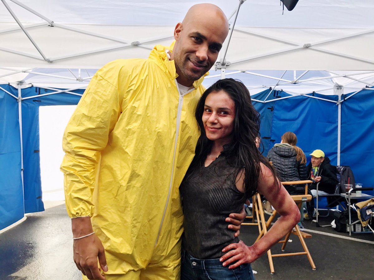 alicia_urizar's tweet photo. Height ain't nothing but a number. 🙌🏼 @boriskodjoe 😊 #CodeBlack #BorisKodjoe https://t.co/dHryg2Je7i