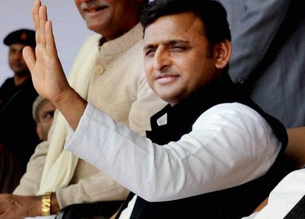 News18UP's tweet photo. आगरा-मुख्यमंत्री अखिलेश यादव की जनसभा आज,3 बजे शमशाबाद में जनसभा को करेंगे संबोधित,फतेहाबाद,एत्मादपुर में संयुक्त जनसभा को करेंगे संबोधित https://t.co/PFFlvnDp43