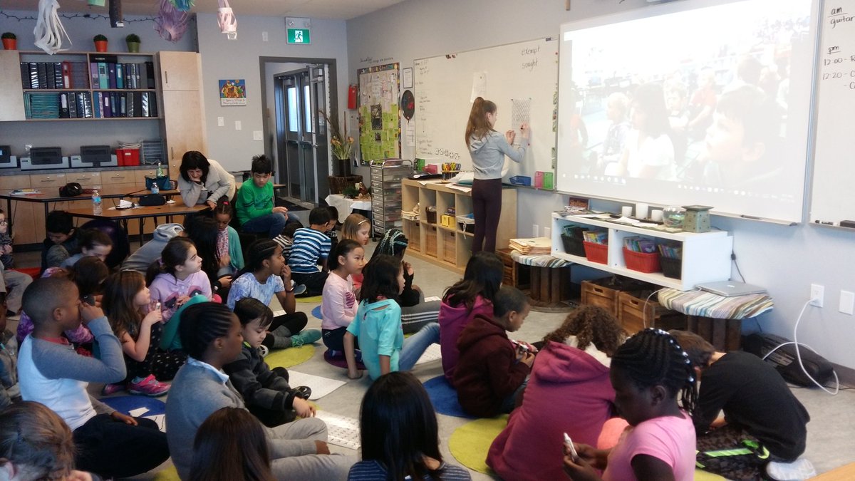 RadomskiClass's tweet photo. Thanks @MrsObachsClass for our 1st #MysteryNumber @Skype of the year. We guessed in 9 questions...but those smarty gr1's guessed in 6! https://t.co/ZYIWw45Fqq