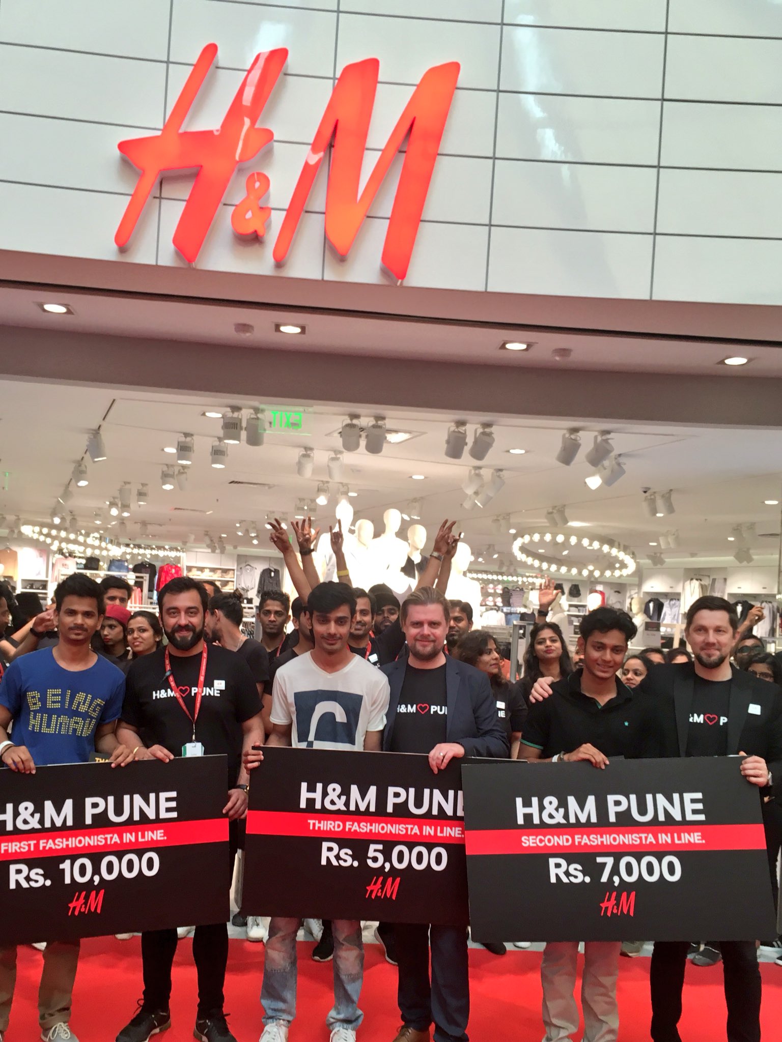 H&m amanora mall discount