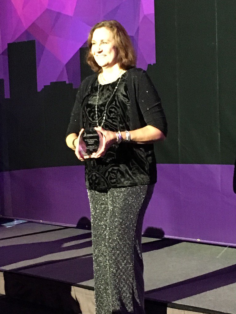 marieplanchard1's tweet photo. Top saleswomen of the year Caroline Dee #sww17 #solidworks #trimech https://t.co/gBemjR94jJ