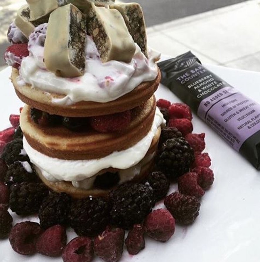 TheBarCounter's tweet photo. Our No Added Sugar range is king when it comes to toppings. Indulge with a healthy Blueberry, Almond and White Chocolate bar. #thebarcounter https://t.co/HtjeOMjzex