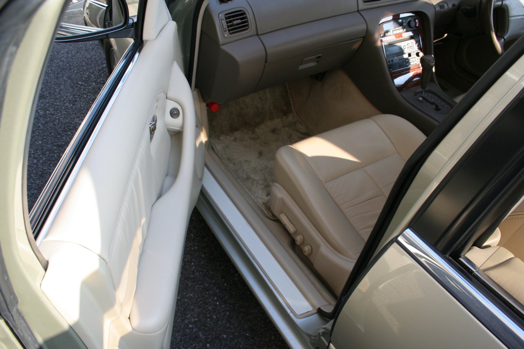 腕時計投資家 斉藤由貴生 こういうところに きれいな車とそうでない車の差が出ますね レパード レパードjフェリー