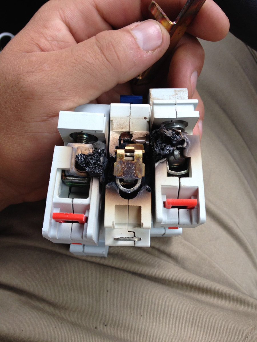 Millerselectric's tweet image. Badly installed electrics can cause a fire, get a professional #Electrician 02087787244 #Bromley #Beckenham #Croydon #Orpington #beckbromfl