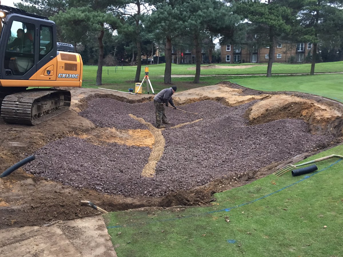FulwellGC's tweet photo. Bunker shapes by @golfarchitects in place with type 1 being installed on the 6th bunkers by @BlinderBunker starting to come together now. https://t.co/skuf5xZdv7