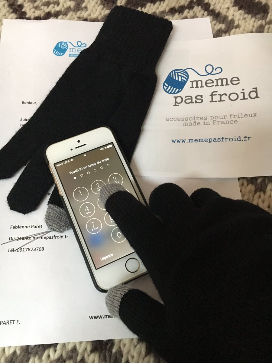 asafish's tweet photo. Trop contente d'avoir reçu mes gants tactiles en plus ils sont beaux @sampleo @Memepasfroid 🌨#jsuisambassadrice 👸🏽#MemePasFroidSampleo https://t.co/dhYx8KcwxS