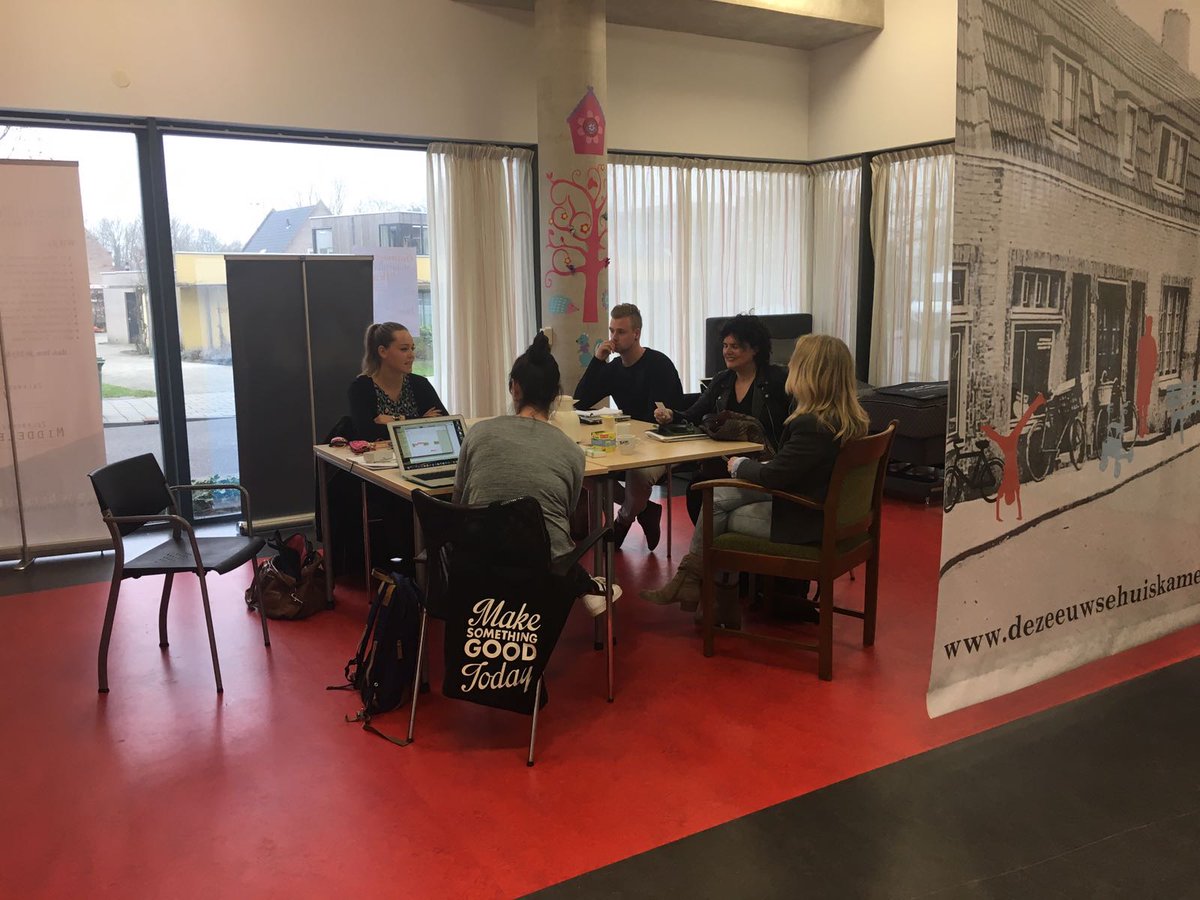 dezeeuwsehk's tweet photo. Deze week praatten we samen met Zorg Verandert met inwoners van Middelburg over langer thuis wonen (locatie: #dZH Nieuw Middelburg). https://t.co/cFArGcNy77