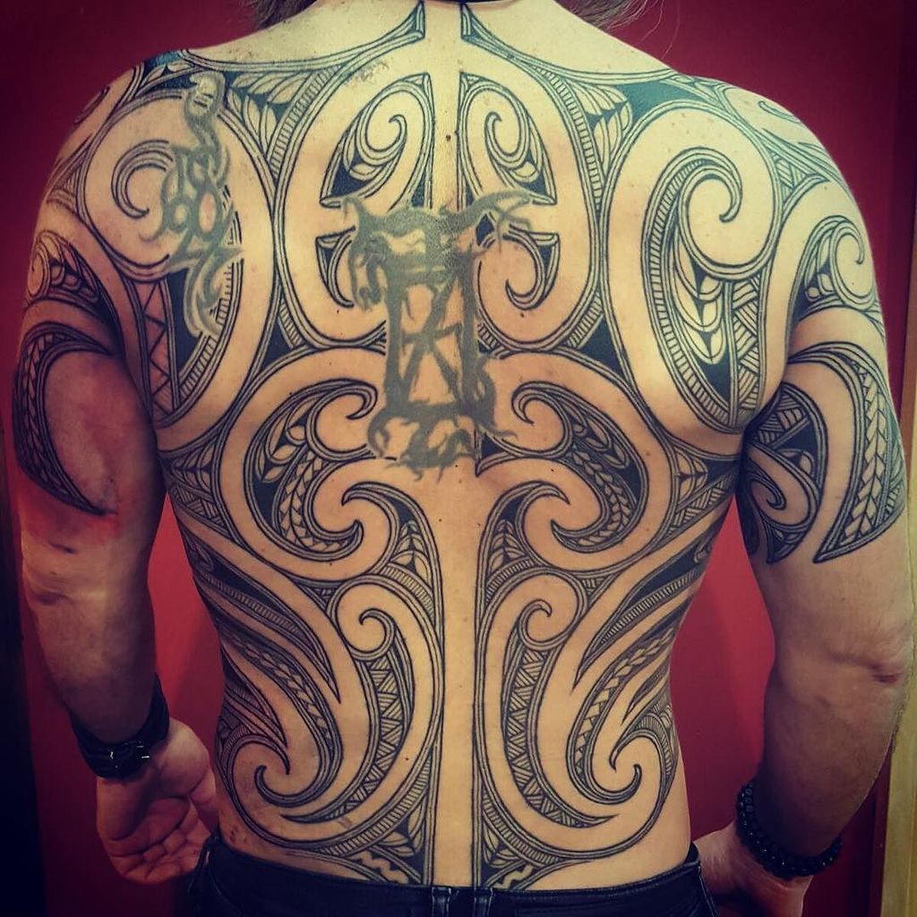 The upper part back #tattoo #maori #tattoobodysuit ift.tt/2kQWytY