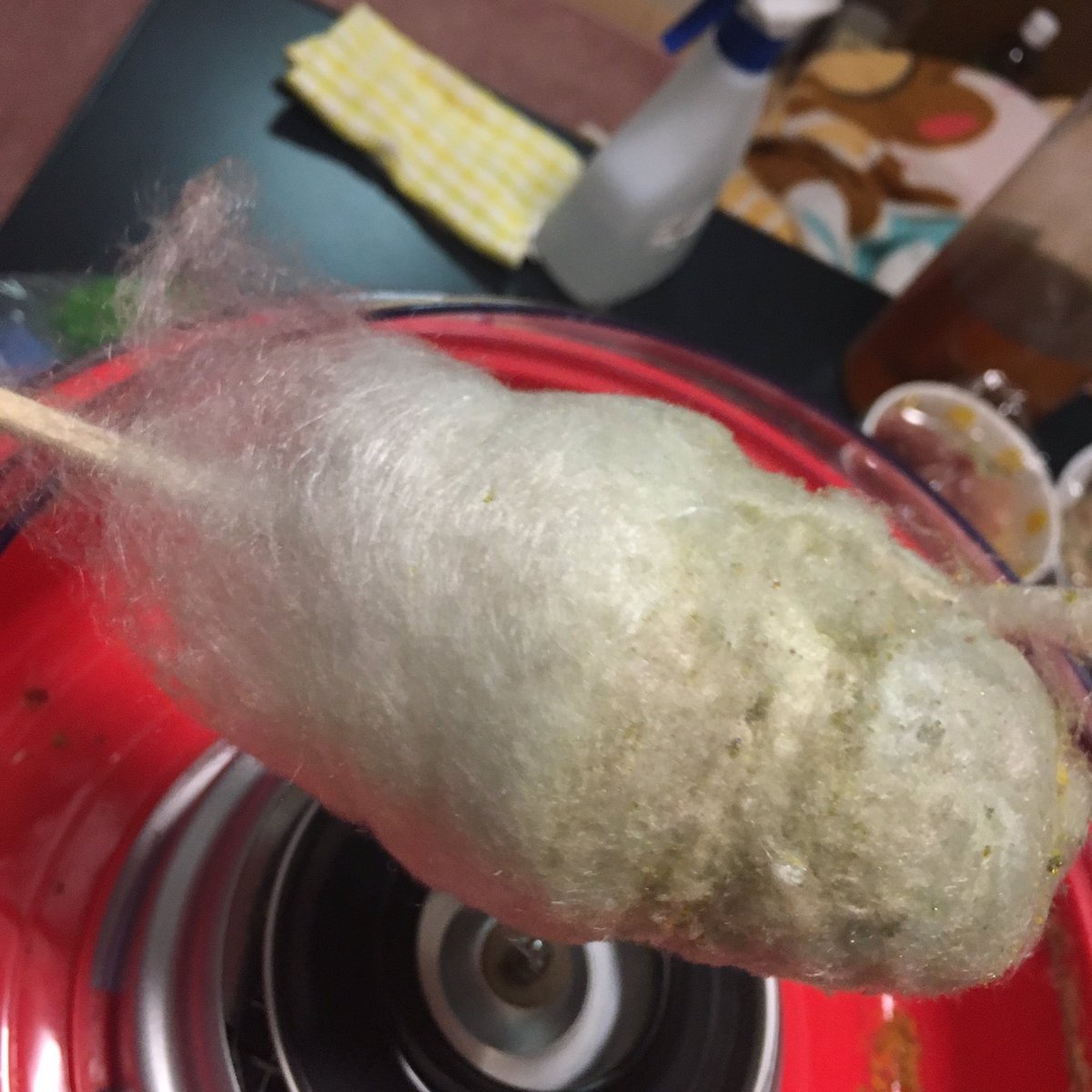 カラフルな綿飴つくろうとしたのにゴミボコリできたwwwwwwwwwwww