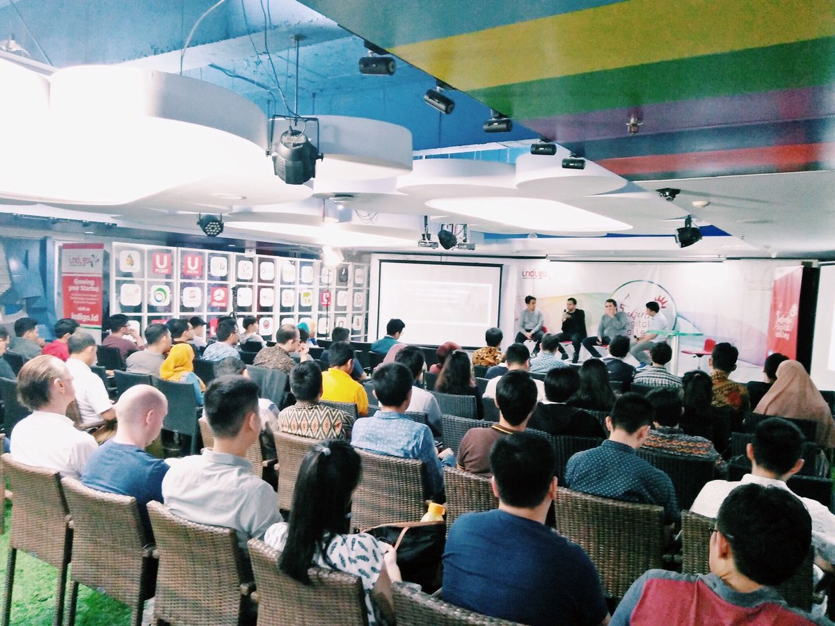 GrowthhackAsia's tweet photo. [JKT] Great turnout at our very first meetup of 2017! Looking forward to meeting more entrepreneurs and hustlers this year! #letshackasia https://t.co/IGWEUxXNRD