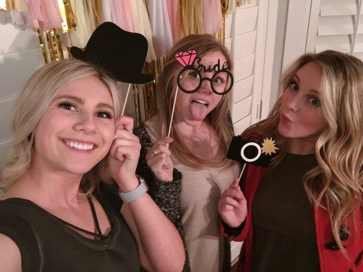Lex_Jex's tweet photo. T minus.. umm... TOMORROW. Tomorrow is wedding day!! 😭💕 https://t.co/wDUOZ9alKm