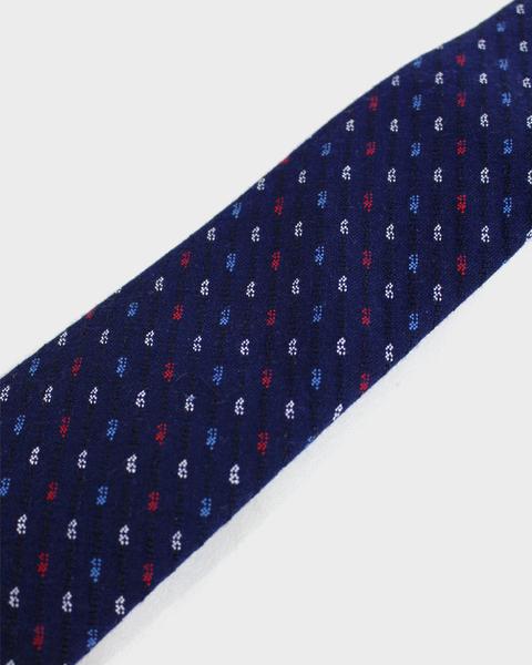 _Gentlemenstyle's tweet photo. Kasuri means “blurred”. It is created using individually dyed threads that are skillfully woven into the patterns you see here. https://t.co/fvfsu3qXxO