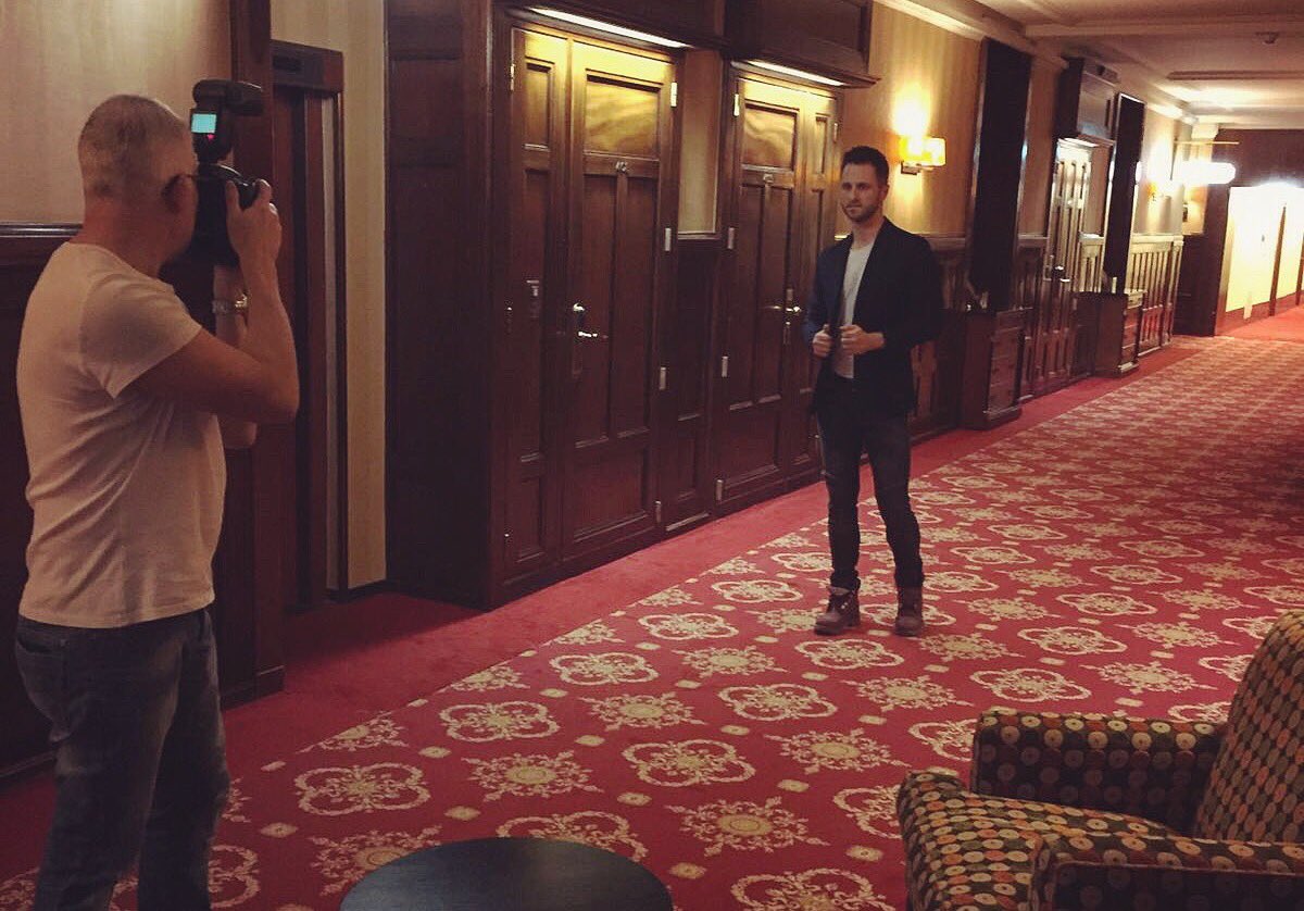 cmillettedancer's tweet photo. Shooting #paparazzi hier au @LausannePalace avec Yves Chollet ! Vous verrez le rendu très bientôt. #shooting #hotel #suisse https://t.co/ZrVuSteVtw