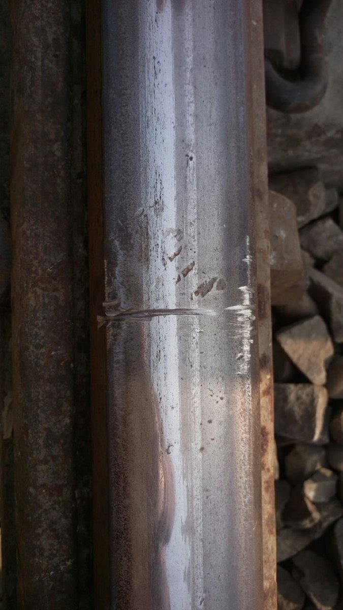 RailMinIndia's tweet image. Alert gangmen reported attempt to cut rail by miscreants in block Sec Chandausi-Bahjoi:Tools found at site Blade,Blade Frame,rod,hammer