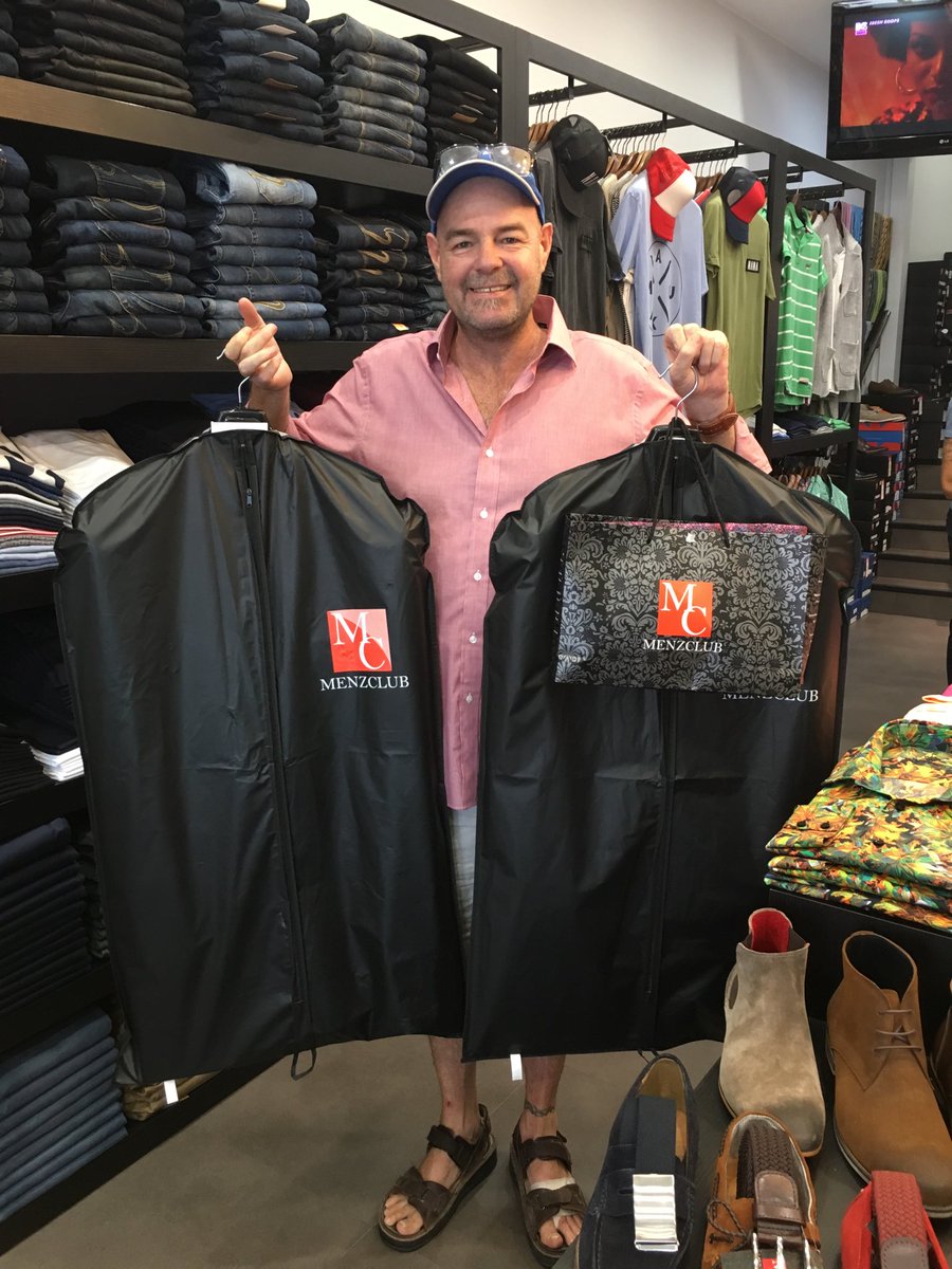Robbo_heraldsun's tweet photo. Saw that @JBrown and Sandy Roberts made the journey to @menzclub so thought I'd do the same... thanks Mark.. #goodclobber https://t.co/aK4Cz8Ckiz